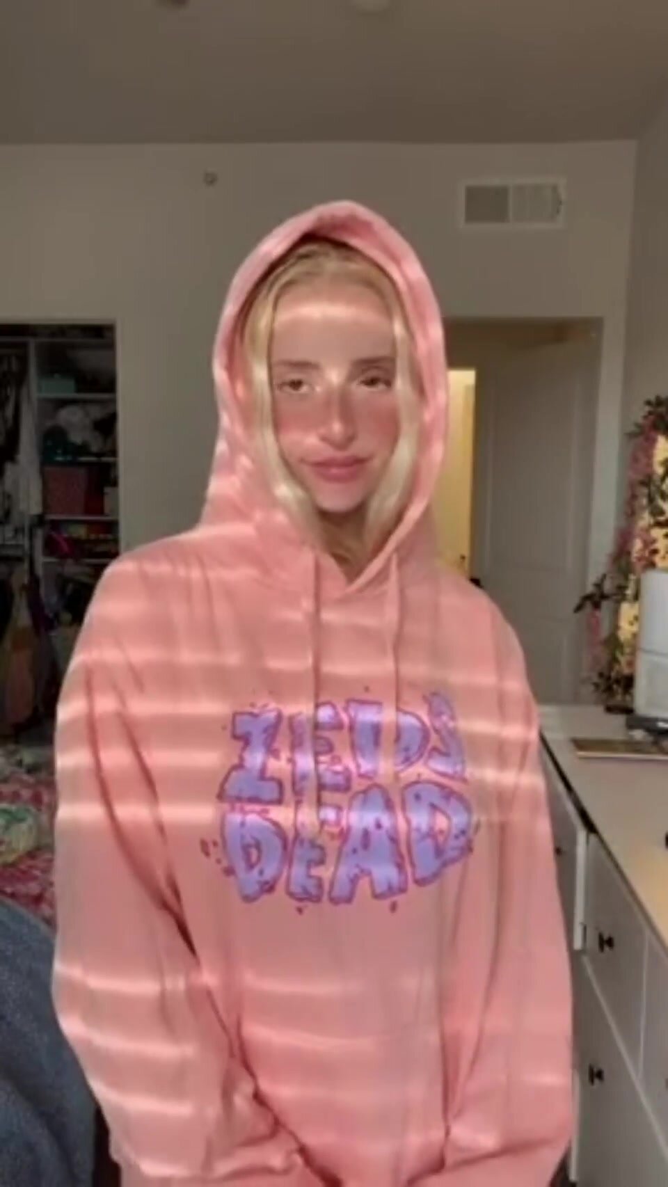 Here's some titties to start your monday off right