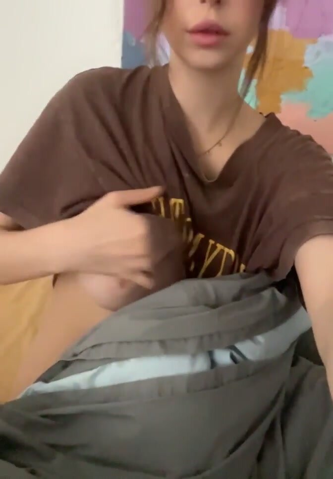 Woke up in a random guys dorm selfie