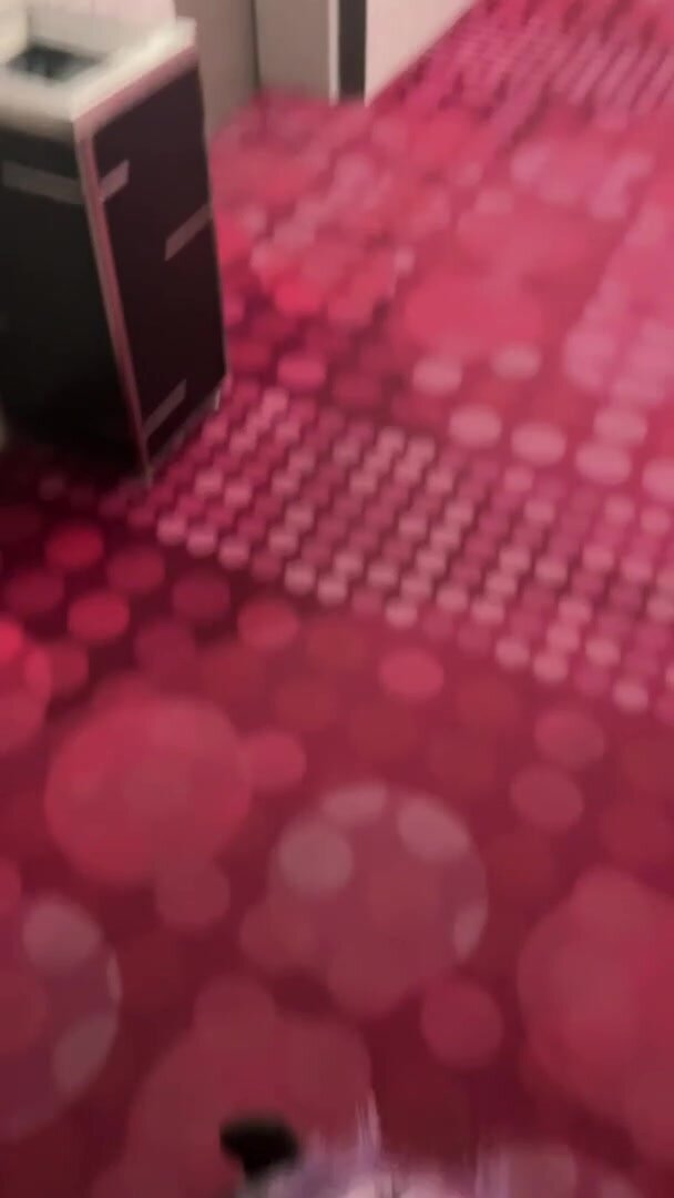 Sucked his cock until the elevator came