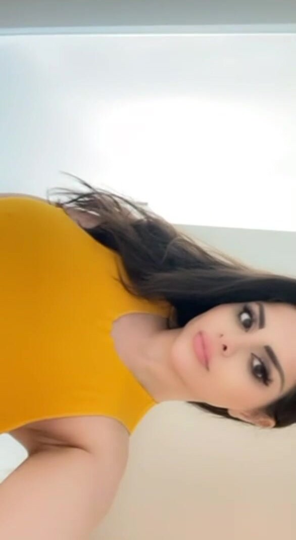 Normalize girls with huge tits not wearing a bra to work