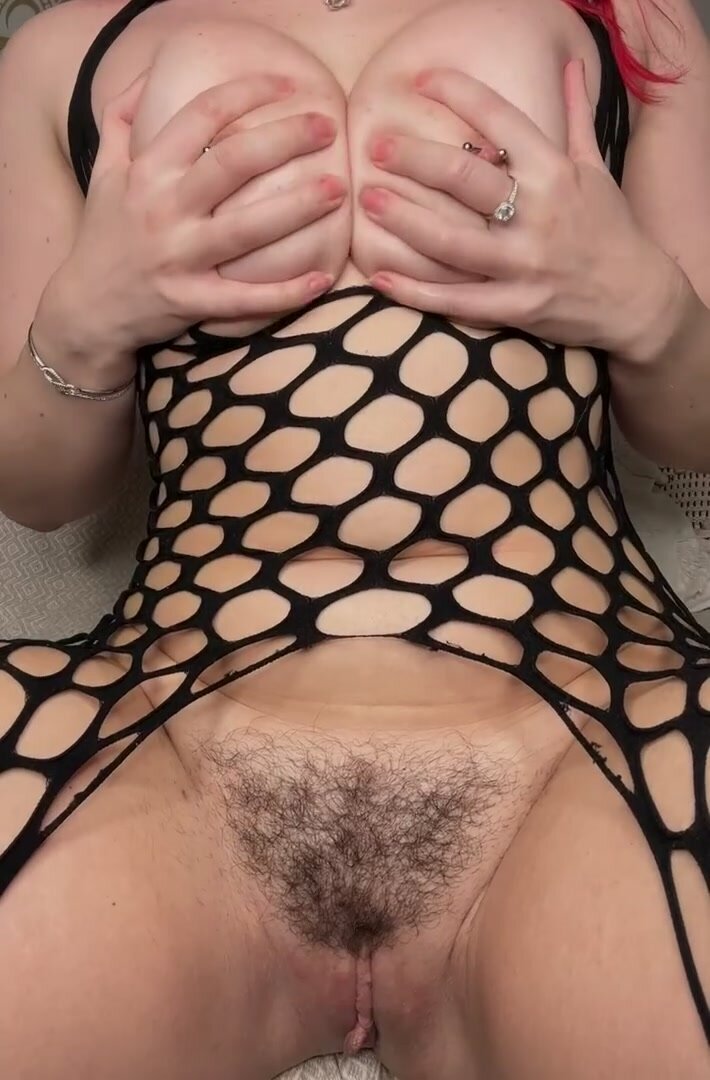 I want your face buried in my bush as your hands reach up to play with my juicy tits.