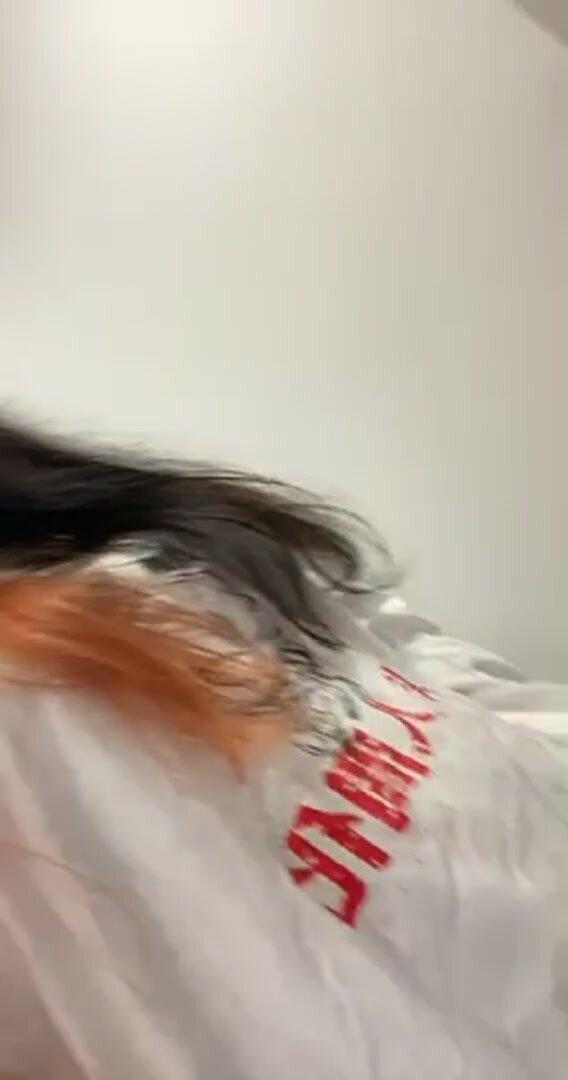 would u get on ur knees for me?? ;p